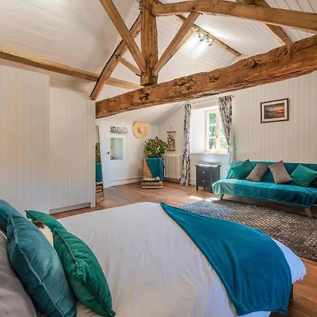 Dom wakacyjny 4 Bedroom Gorgeous In Argentonnay *