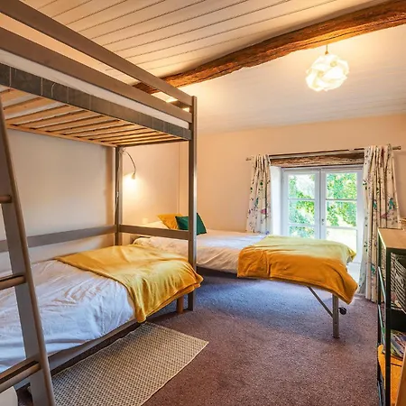 4 Bedroom Gorgeous In Argentonnay Dom wakacyjny