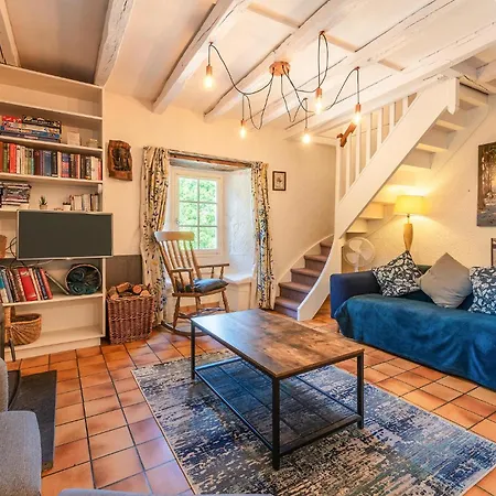 Dom wakacyjny 4 Bedroom Gorgeous In Argentonnay