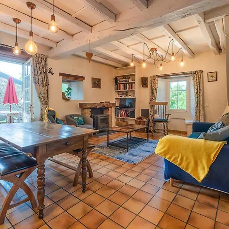 4 Bedroom Gorgeous In Argentonnay Dom wakacyjny Saint-Clementin