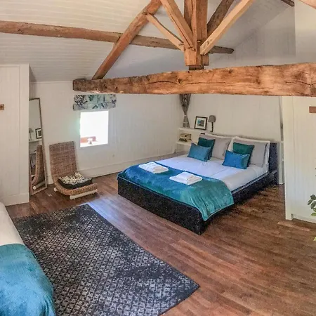 4 Bedroom Gorgeous In Argentonnay *
